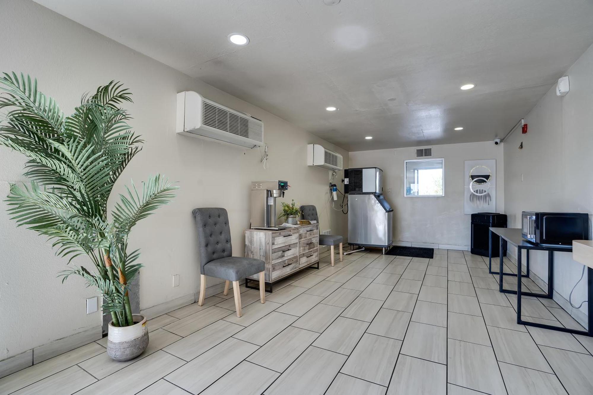 Econo Lodge Stockton Near I-5 Fairgrounds Екстериор снимка